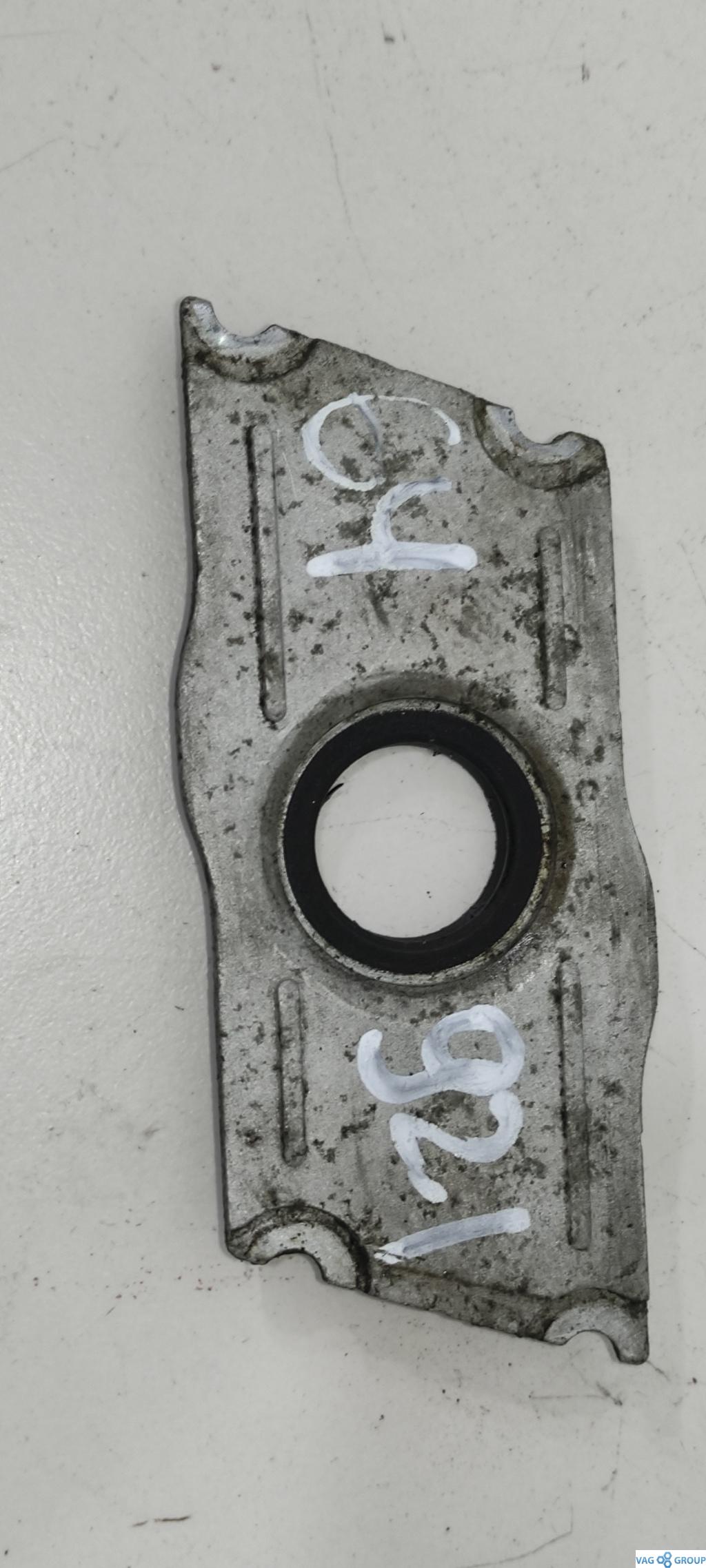 крепление форсунки Audi A4 B8/8K 2010, 3.0 л., TDi, дизель, седан, 059103113E, ., 059103113F, 059103113G - фото №1