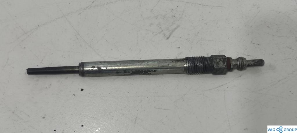 свеча накала Volkswagen Passat B7 2013, 1.6 л., TDi, дизель, универсал, CAY, CFFB, CFGB, CAYC, CLLA, CFGC, CCFA, 03L963319, 03L963319A, 03L963319B, 03L963319C, 03L963319D, 04L963319E - фото №1