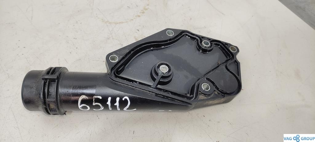 фланец (тройник) системы охлаждения Audi A6 4F/C6 2006, 3.2 л., бензин, седан, 06E121168B, CALA, CTUA, CMUA, CGWC, CGXC, CAKA, CGWB, CGXB, CHVA, CNYA, CGWD, . - фото №1