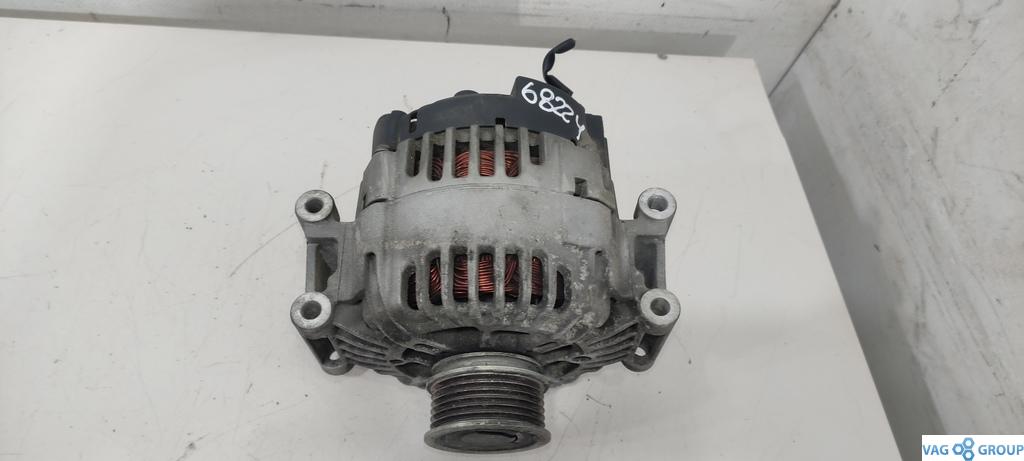 генератор Audi A4 B7 2006, 1.8 л., бензин, седан - фото №1