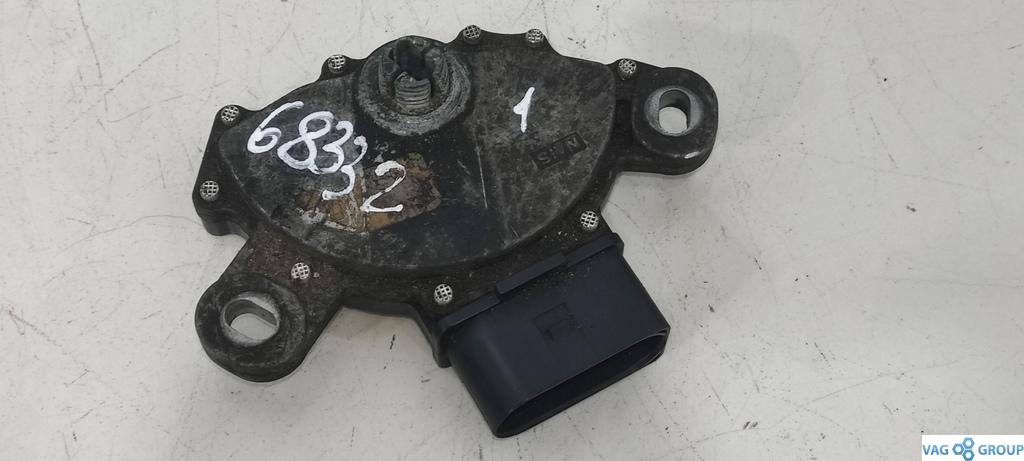 селектор АКПП Volkswagen Touareg 1 поколение 2005 - фото №1