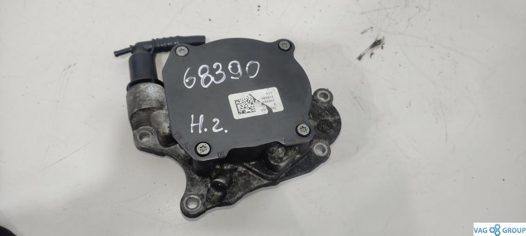 насос вакуумный Volkswagen Passat B7 2013, 2.0 л., TDi, дизель, седан - фото №1