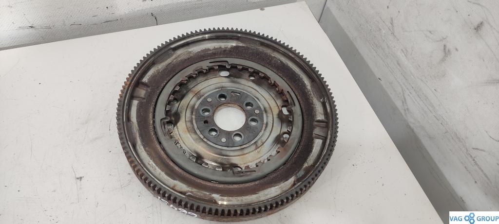 маховик Volkswagen Passat B7 2013, 1.4 л., TSI, бензин, седан - фото №1