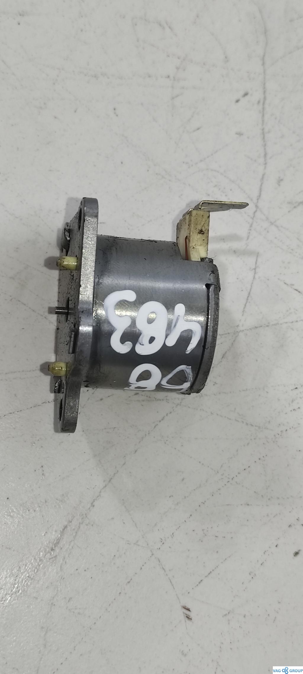 Соленоид (клапан) АКПП Volkswagen Passat B7 2013, 2.0 л., TSI, бензин, седан - фото №1