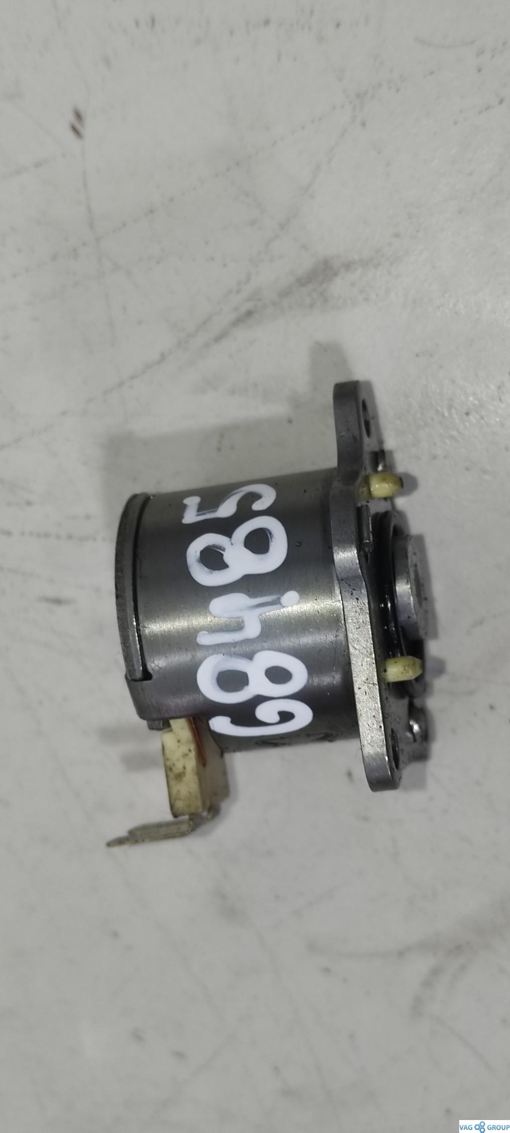 Соленоид (клапан) АКПП Volkswagen Passat B7 2013, 2.0 л., TSI, бензин, седан - фото №1