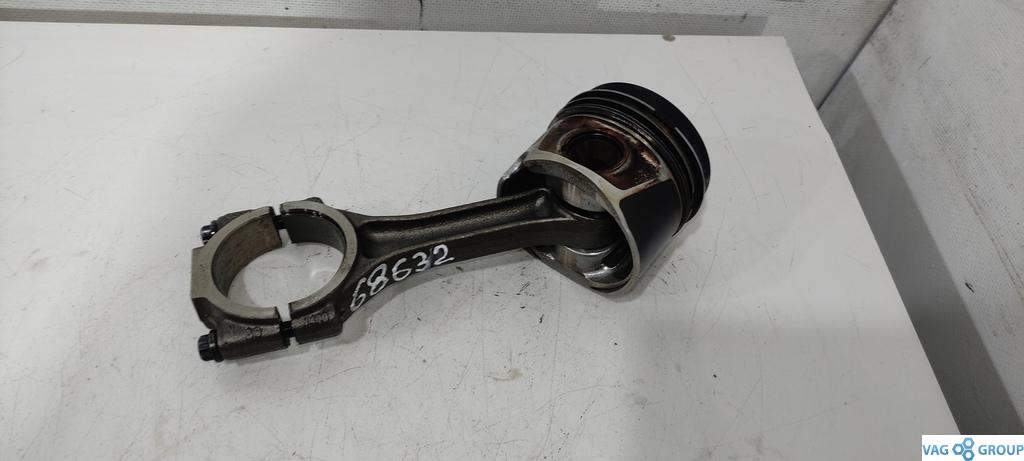 поршень Volkswagen Golf 6 поколение 2010, 2.0 л., TDi, дизель, хетчбэк 5 дв. - фото №1