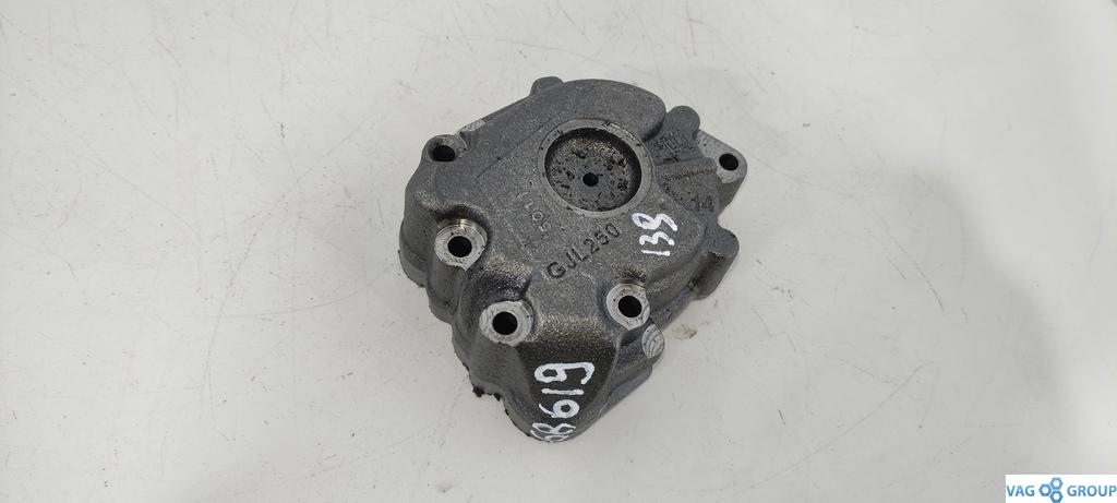 насос масляный Volkswagen Passat B6 2006, 2.0 л., TDi, дизель, седан - фото №1