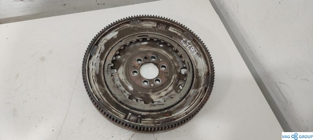 маховик Volkswagen Passat B7 2013, 1.4 л., TSI, бензин, седан - фото №1