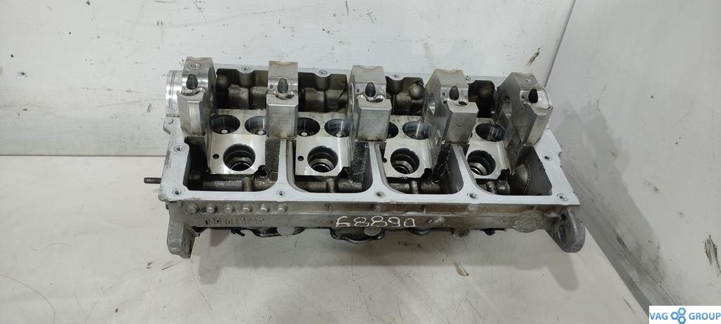 головка блока цилиндров Volkswagen Passat B6 2006, 2.0 л., TDi, дизель - фото №1
