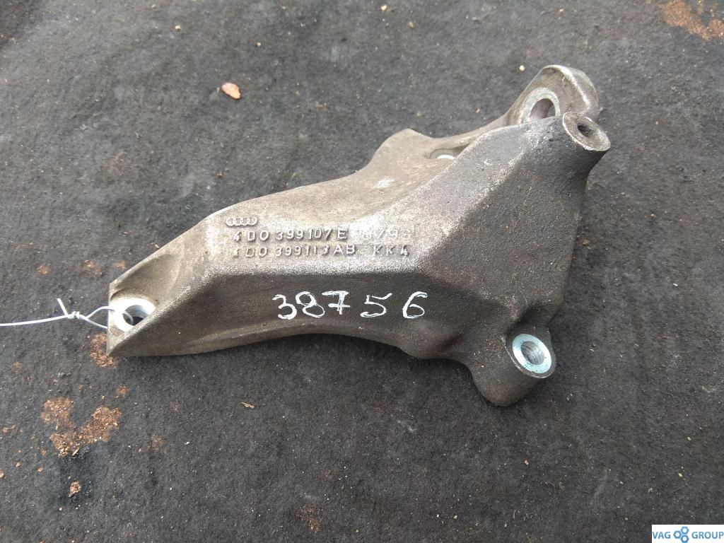 кронштейн КПП Audi A8 D2/4D 1996, 3.7 л., бензин, седан, 4D0399107E, AQG, AKC, 4D0399113AB - фото №1