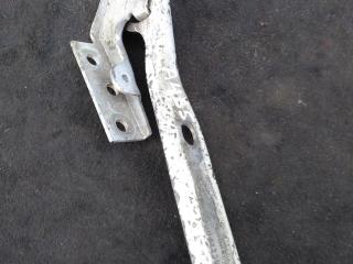 петля капота правая Audi A6 4A/C4 1997, 1.8 л., бензин, седан, 3B0823302, .