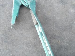 петля капота левая Audi A6 4A/C4 1997, 1.8 л., бензин, седан, 3B0823301, .