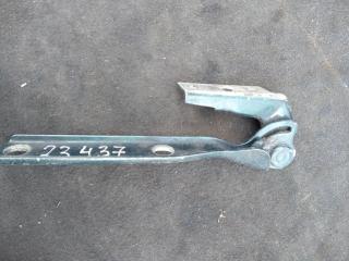 петля капота левая Audi A6 4A/C4 1997, 1.8 л., бензин, седан, 3B0823301, .