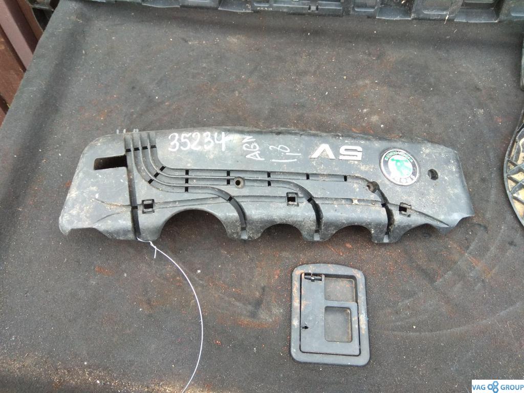 накладка декоративная Skoda Octavia 2 поколение (A5) 2006, 1.8 л., бензин, хетчбэк 5 дв., 06A100925E, AGN, . - фото №1