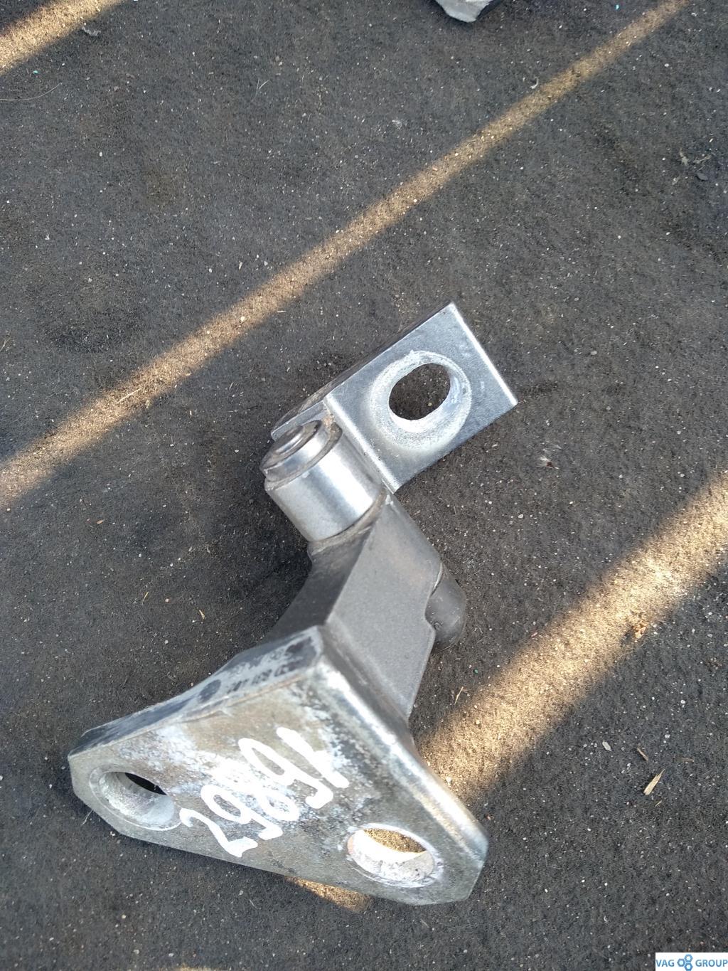 петля двери Volkswagen Passat B6 2007, 2.0 л., бензин, седан, 3C0831402C, 3C0831402D, . - фото №1