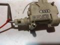 активатор замка крышки топливного бака Audi A4 B6 2003, 1.8 л., бензин, седан, 8E0862153, . - фото №3
