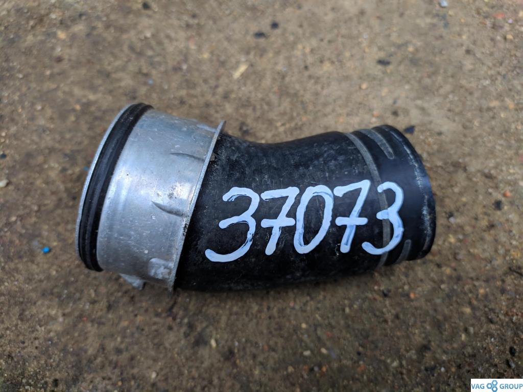 патрубок (трубопровод, шланг) Volkswagen Golf 5 поколение 2007, 2.0 л., TFSI, бензин, хетчбэк 5 дв., 1K0145856, BPY, AXX, BWA, . - фото №1