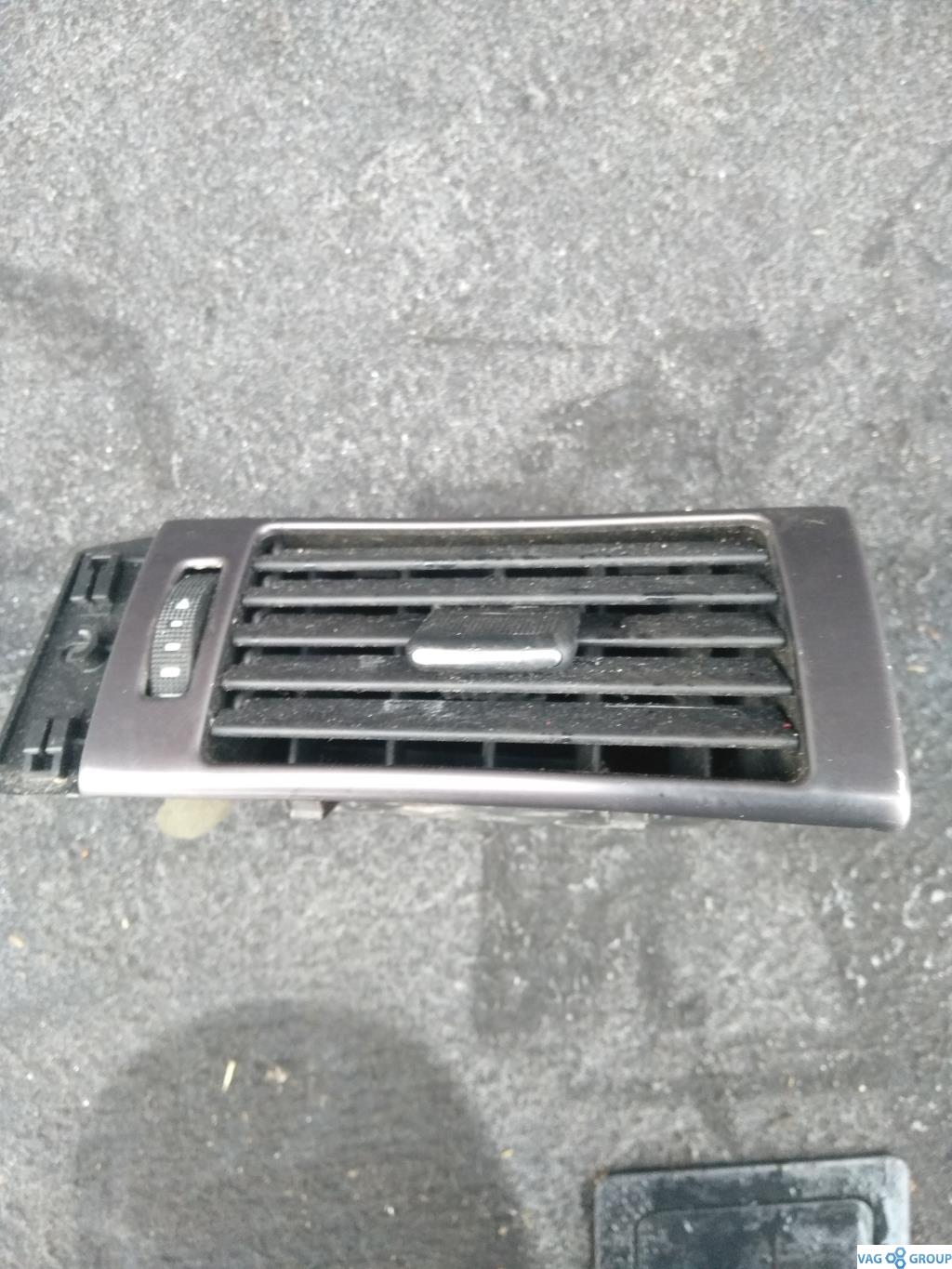 дефлектор обдува салона Audi A6 4B/C5 2000, 2.8 л., бензин, седан, 4B1820902, . - фото №1