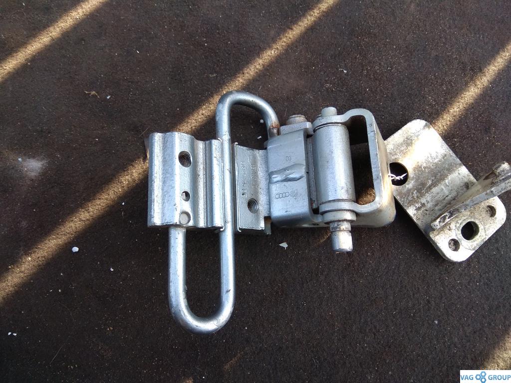 петля двери Audi A4 B7 2006, 2.0 л., бензин, седан, 8E0833412, 8E0833412E, . - фото №1