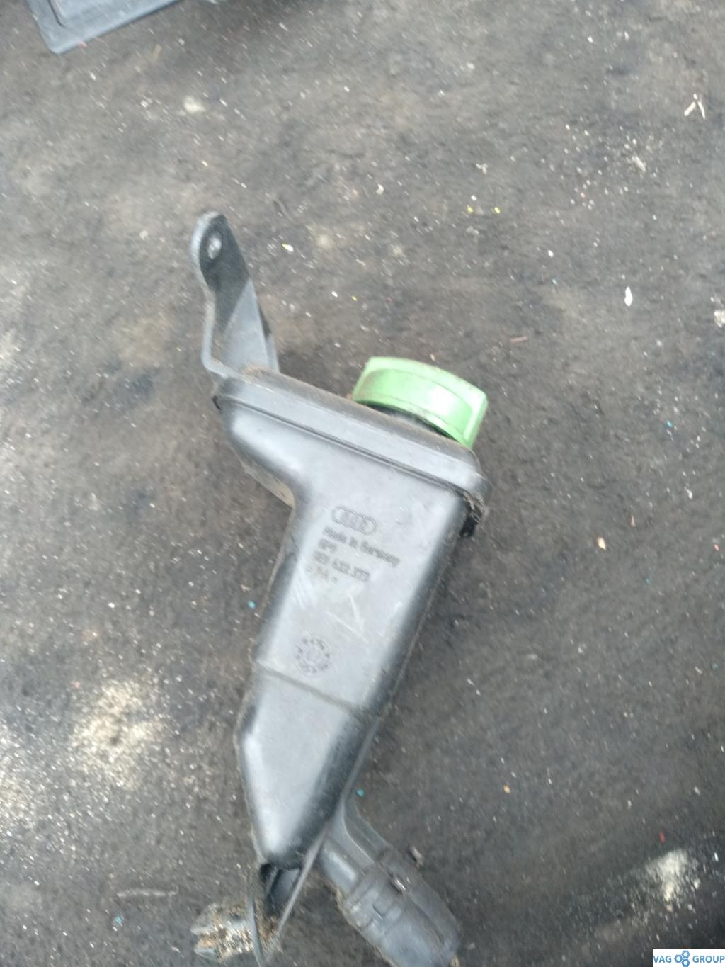 бачок гидроусилителя Audi A4 B7 2006, 2.0 л., бензин, седан, 8E0422373, . - фото №1