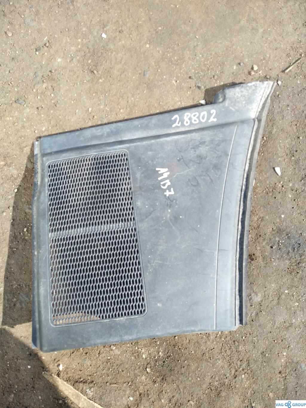 дождевик Audi A4 B7 2006, 2.0 л., бензин, седан, 8E1819447A, . - фото №1