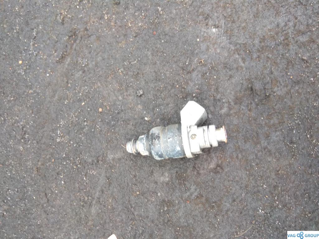 форсунка Skoda Octavia 2 поколение (A5) 2005, 1.8 л., бензин, хетчбэк 5 дв., 06A906031A, AVU, AUM, AQY, AGU, AGN, AEH, AKL, ARZ, AZH, APK, APF, . - фото №1