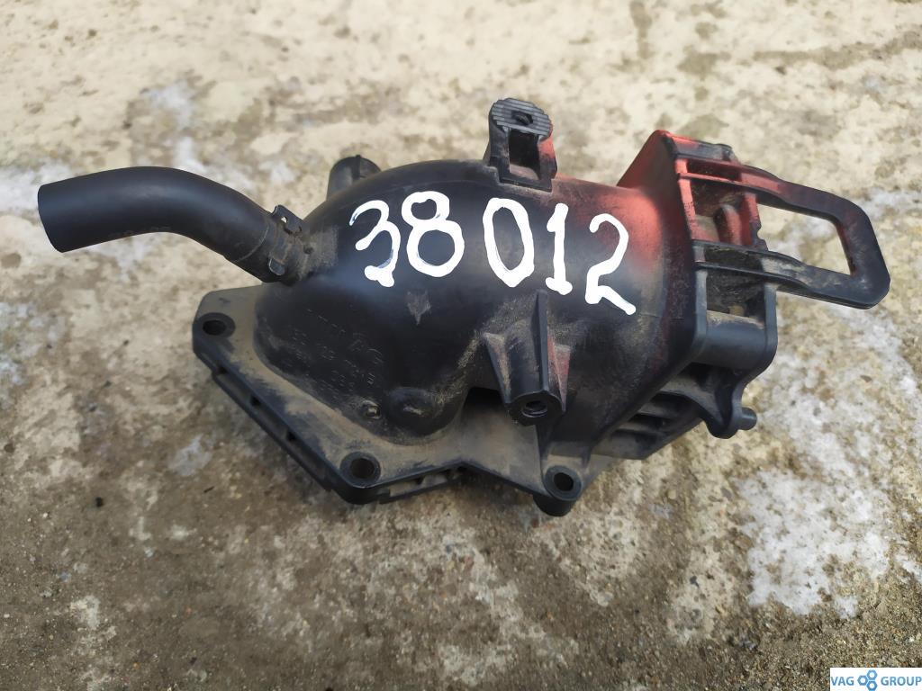 патрубок (трубопровод, шланг) Volkswagen Golf 6 поколение 2010, 1.4 л., TSI, бензин, хетчбэк 5 дв., 03C129721B, 03C129721D, CTHD, CAVD, CNWA, CTKA - фото №1