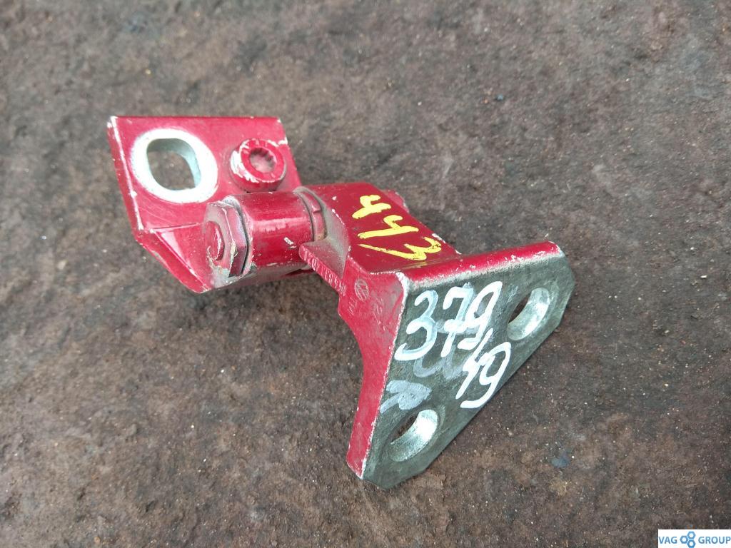 петля двери Volkswagen Golf Plus 2 поколение 2009, 2.0 л., бензин, седан, 1K4833402J, 1K4833402L, 1K9833402C, 1K9833402E, . - фото №1