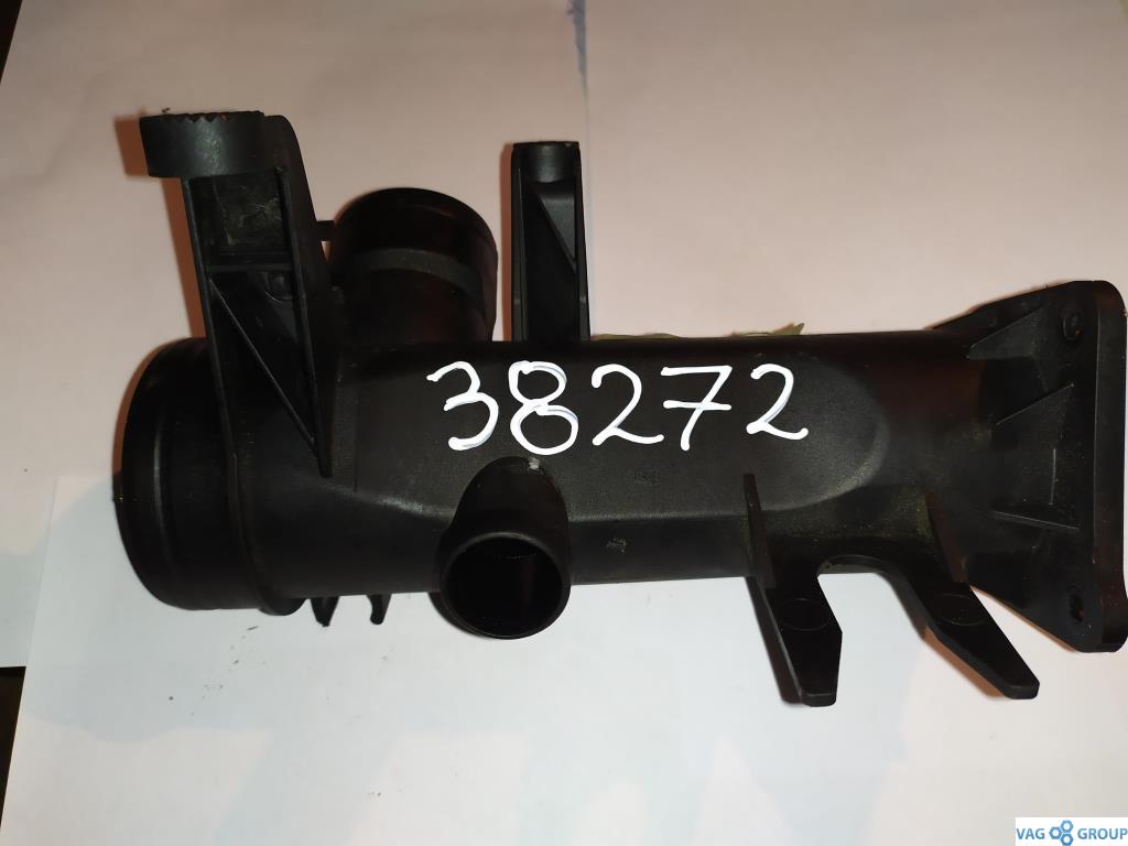 патрубок (трубопровод, шланг) Volkswagen Golf 7 поколение 2014, 1.4 л., бензин, хетчбэк 5 дв., 03C129617H, CDGA, CKMA, CTHD, . - фото №1