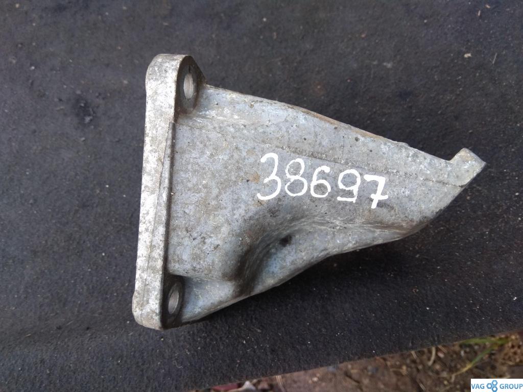 кронштейн двигателя Audi A4 B6 2003, 2.4 л., бензин, седан, 8D0199308D, . - фото №1