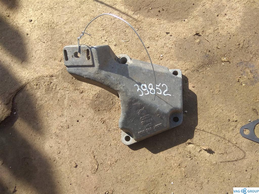кронштейн двигателя Audi A6 4B/C5 2000, 2.4 л., бензин, седан, 8D0199307G, BDV, AMM, ASM, . - фото №1