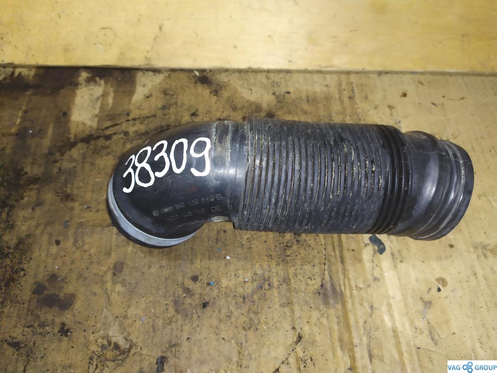 патрубок (трубопровод, шланг) Volkswagen Golf 5 поколение 2007, 1.9 л., TDi, дизель, хетчбэк 5 дв., 1K0129684B, BXE, BLS, . - фото №1