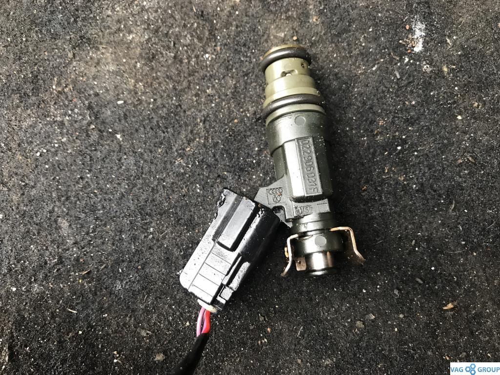 форсунка Volkswagen Jetta 4 поколение 2001, 2.8 л., бензин, седан, 022906031F, AZX, AYL, APF, AQP, AUE, AQN, AMV, . - фото №1