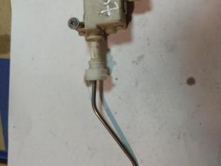 активатор замка крышки топливного бака Volkswagen Passat B6 2007, 2.0 л., бензин, седан, 3C0810773, 3C0810773A, .