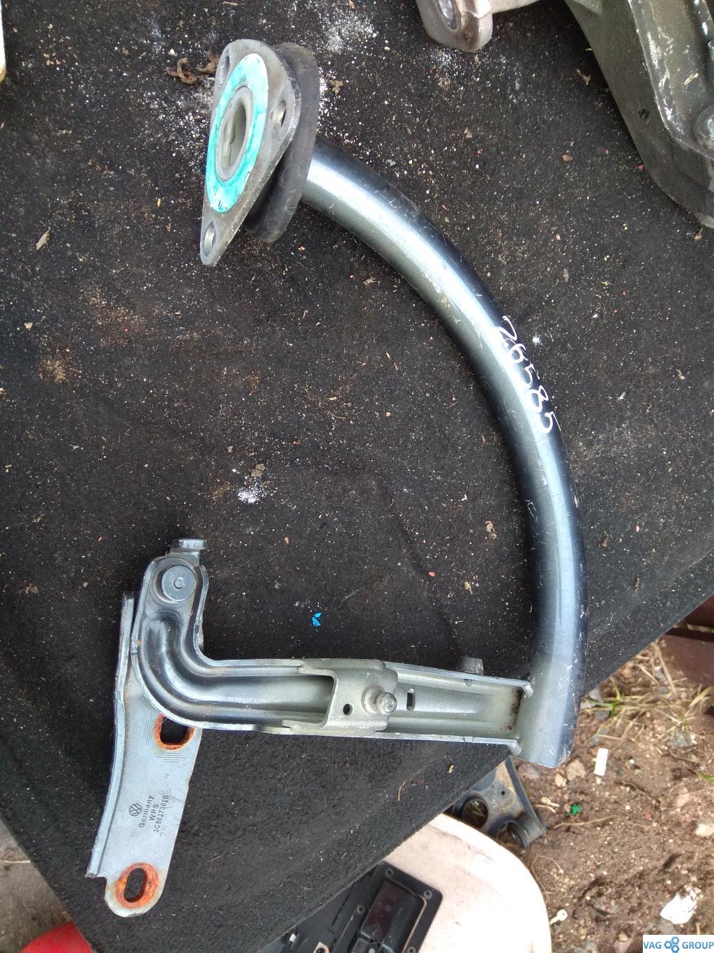 петля крышки багажника Volkswagen Passat B6 2007, 2.0 л., бензин, седан, 3C5827302B, . - фото №1