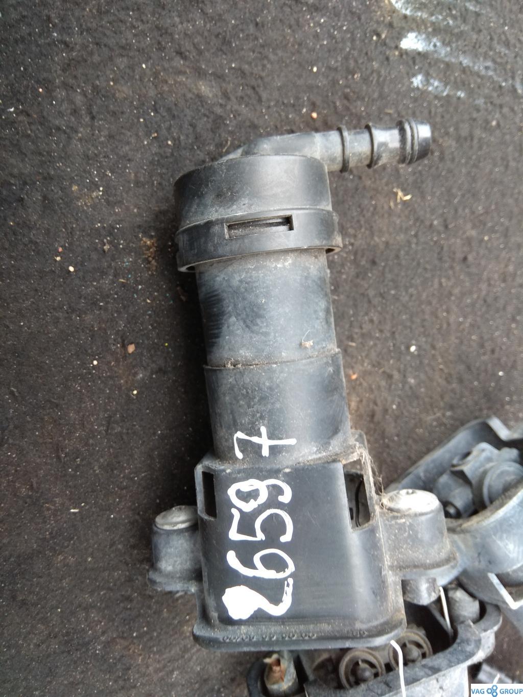 форсунка омывателя лобового стекла Audi A4 B6 2003, 1.8 л., бензин, седан, 8E0955102, . - фото №1