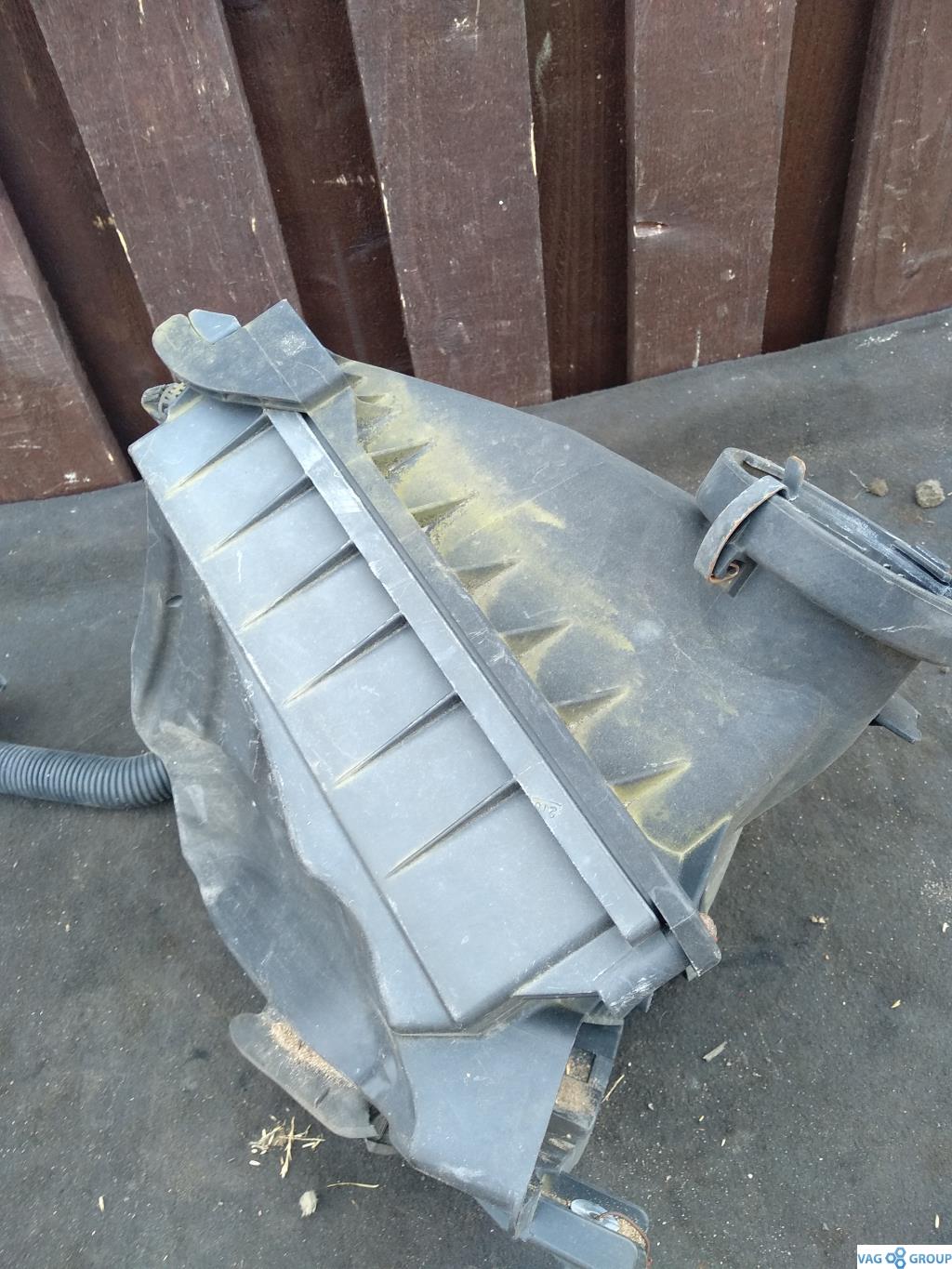 корпус воздушного фильтра Audi A4 B7 2006, 3.0 л., бензин, седан, 06C133837L, ASN, BBJ, AVK, . - фото №1