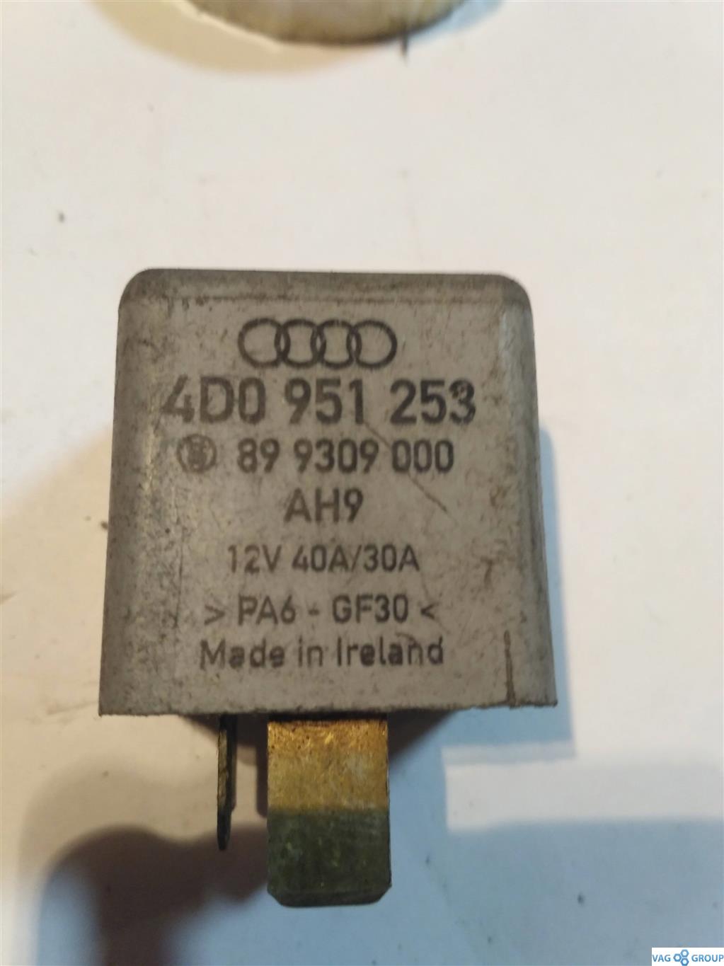 реле (прочие) Skoda Superb 1 поколение 2005, 1.9 л., TDi, дизель, седан, 4D0951253, . - фото №1