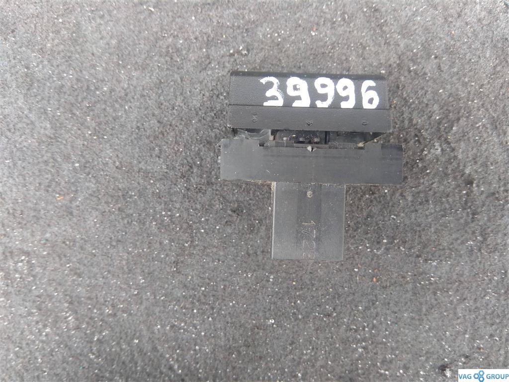 кнопка (выключатель) Volkswagen Eos 1 поколение 2008, 2.0 л., TDi, дизель, кабриолет, 1Q959873B, . - фото №1