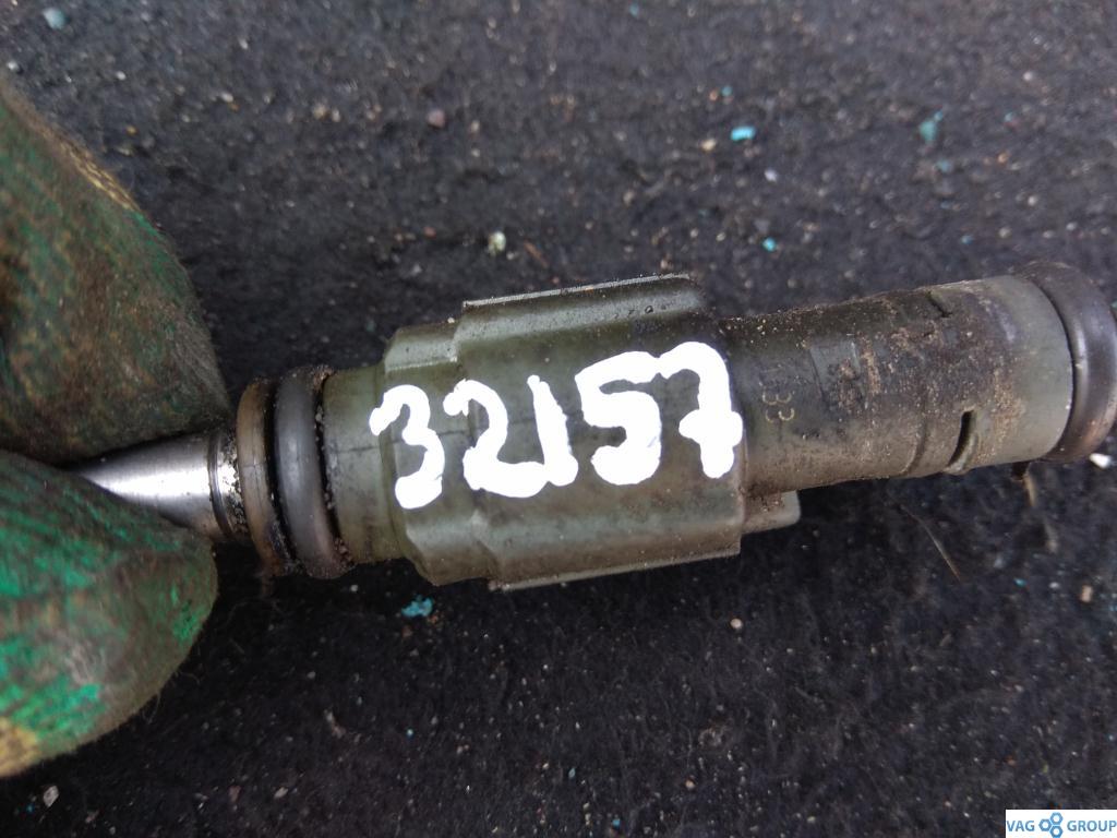 форсунка Audi A6 4B/C5 1999, 1.8 л., бензин, седан, 06B133551B, ANB, APU, ARK, . - фото №1