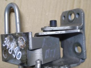 петля двери Volkswagen Passat B5 [рестайлинг] 2002, 1.8 л., бензин, седан, 4B0831412B, .