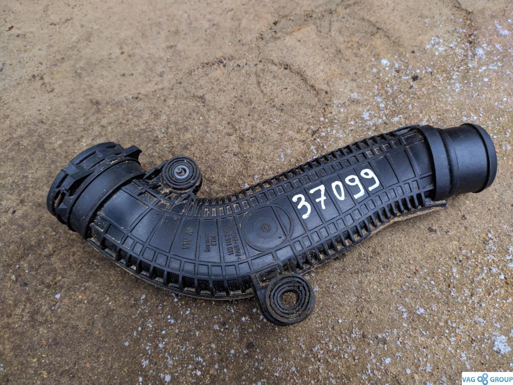 патрубок (трубопровод, шланг) Volkswagen Passat B6 2009, 1.8 л., бензин, седан, 1K0145840R, BZB, CAWB, CCZA, CCTA, CDAB, CDAA, CGYA, CCTB, CBFA, . - фото №1