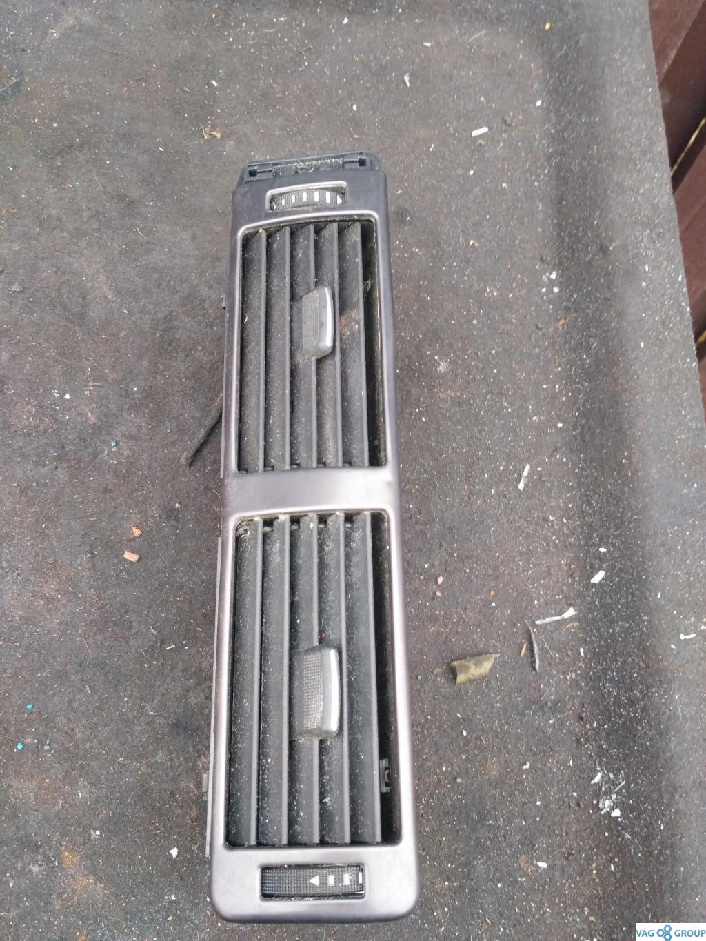 дефлектор обдува салона Audi A6 4B/C5 2000, 2.8 л., бензин, седан, 4B1820951, . - фото №1