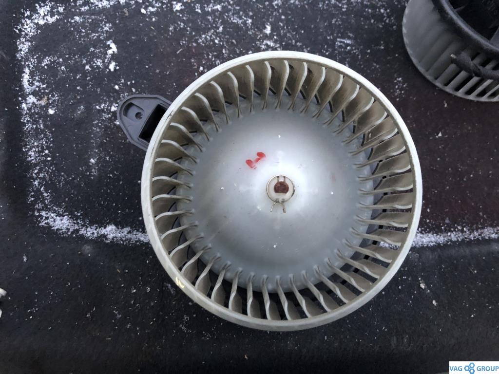 моторчик печки Audi A6 4B/C5 2000, 2.8 л., бензин, седан, 4B1820021B, . - фото №1