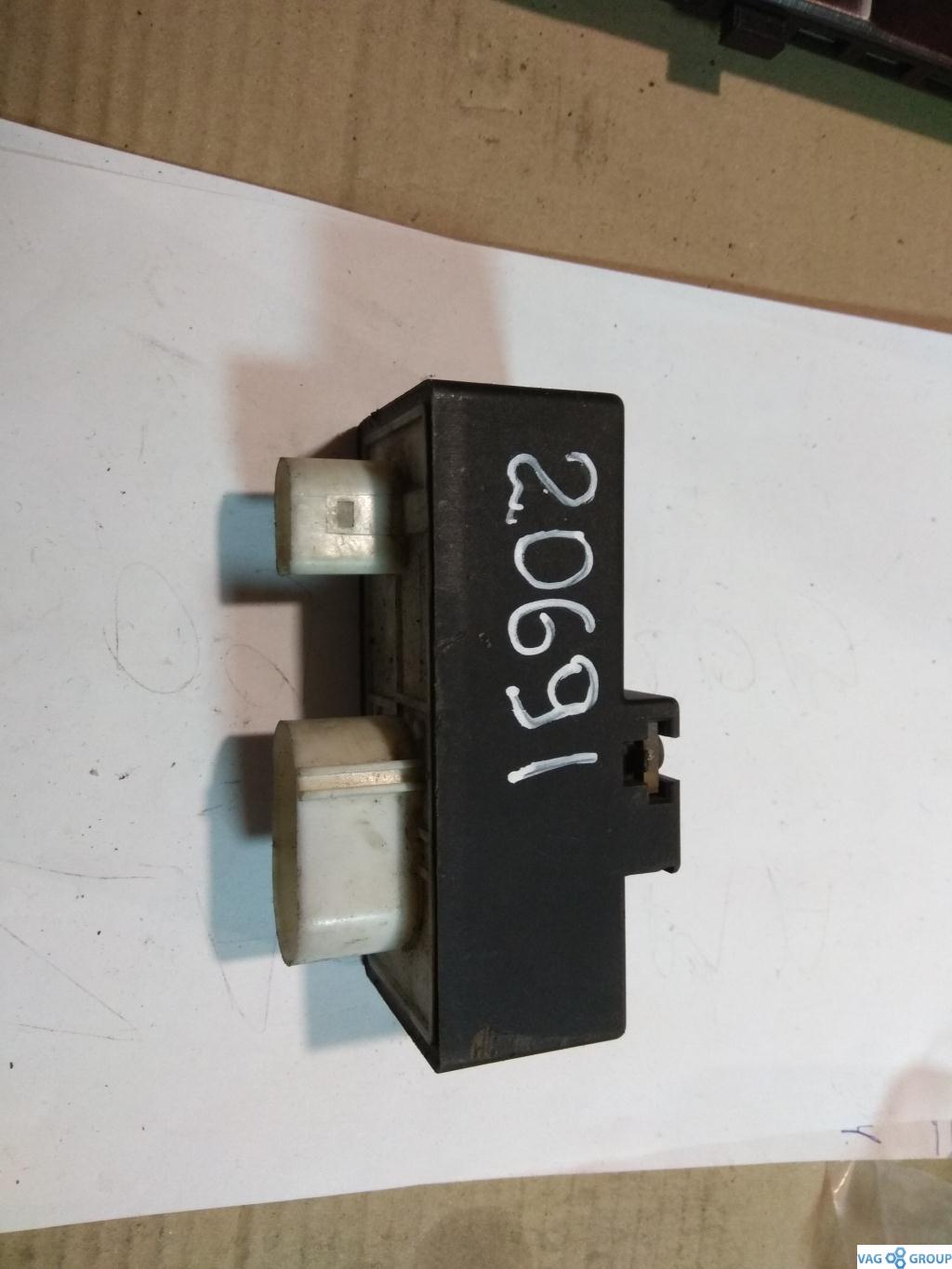 вентилятор радиатора Volkswagen Golf 4 поколение 2001, 1.6 л., бензин, хетчбэк 5 дв., 1J0919506M, . - фото №1