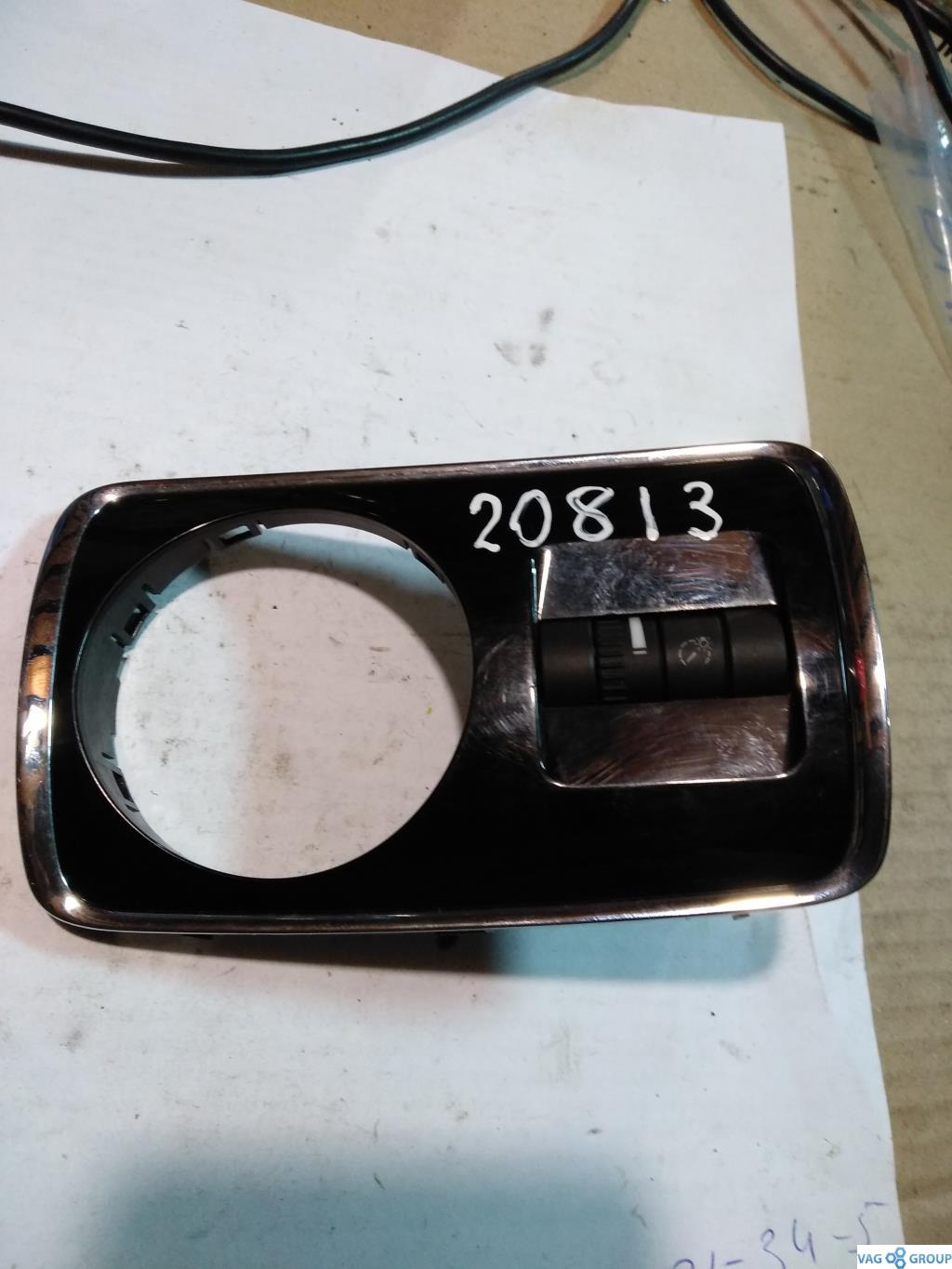 накладка декоративная Skoda Superb 2 поколение 2011, 1.8 л., бензин, хетчбэк 5 дв., 1Z0941333A, . - фото №1