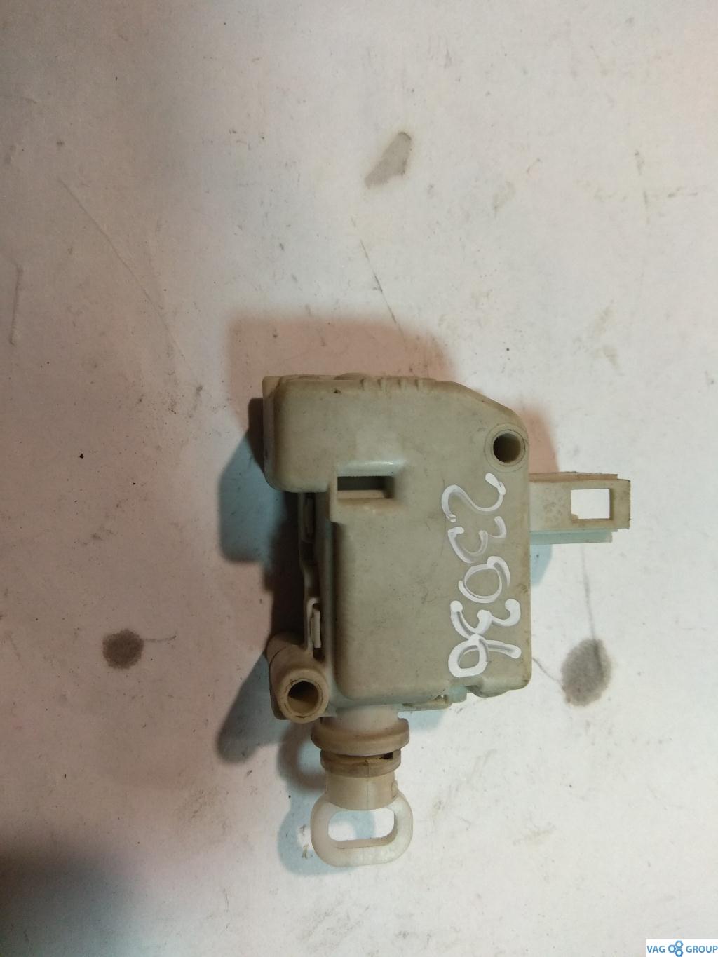 активатор замка крышки топливного бака Audi A6 4B/C5 1999, 2.8 л., бензин, седан, 3B0862159A, 3B0862247, 3B0959781, . - фото №1