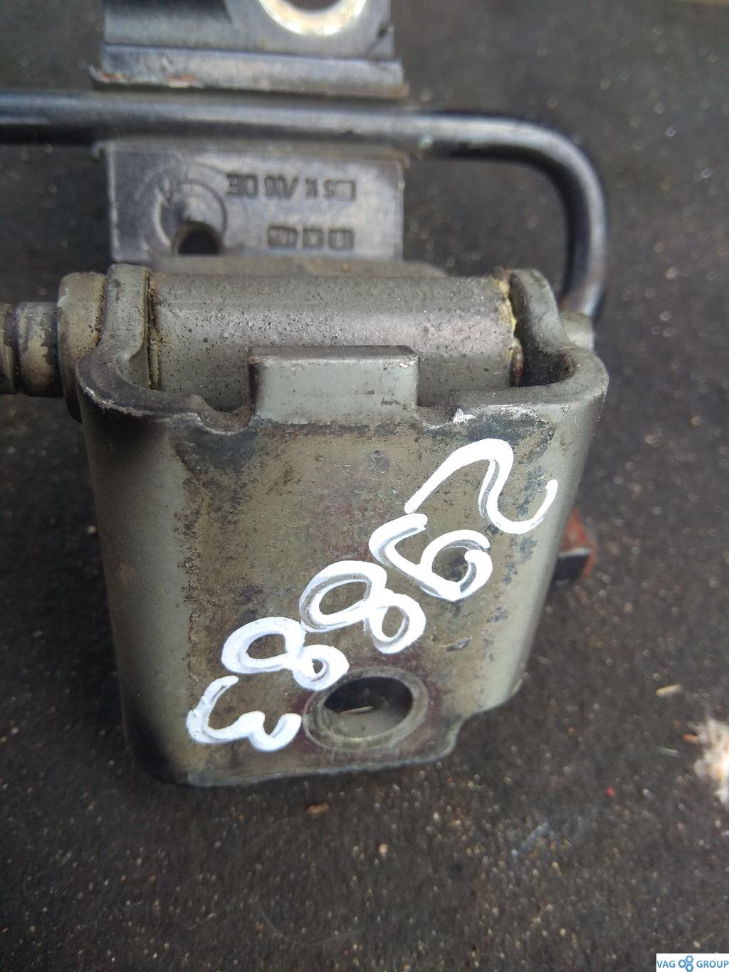 петля двери Audi A6 4F/C6 2006, 3.2 л., бензин, седан, 8E0831412, 8E0831412B, 8E0831412E, . - фото №1