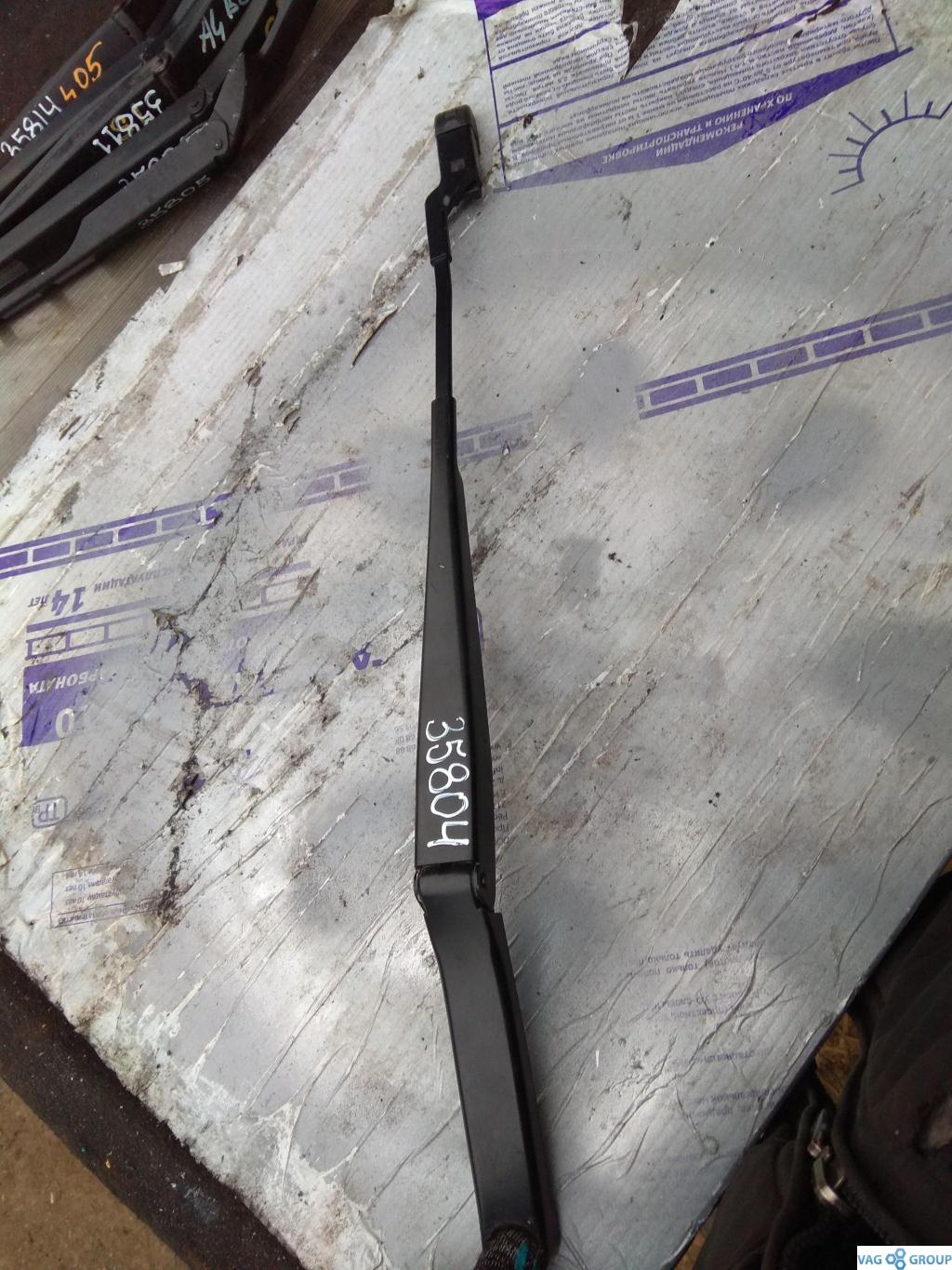 щеткодержатель (поводок стеклоочистителя, дворник) Volkswagen Golf 6 поколение 2010, 2.0 л., бензин, хетчбэк 5 дв., 1Q1955409, . - фото №1