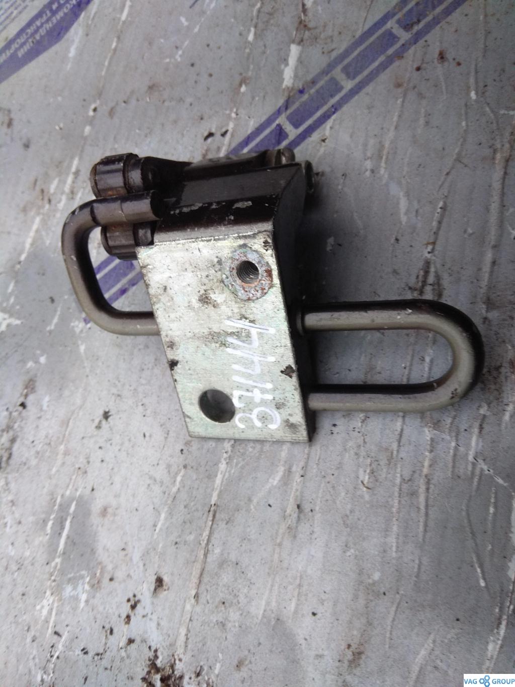 петля двери Volkswagen Passat B6 2006, 2.0 л., бензин, седан, 3C8833411A, 3C9833411, 3C4833411A, 3C4833411, 3C4833411B, 3C4833411C, 3C8833411B, . - фото №1